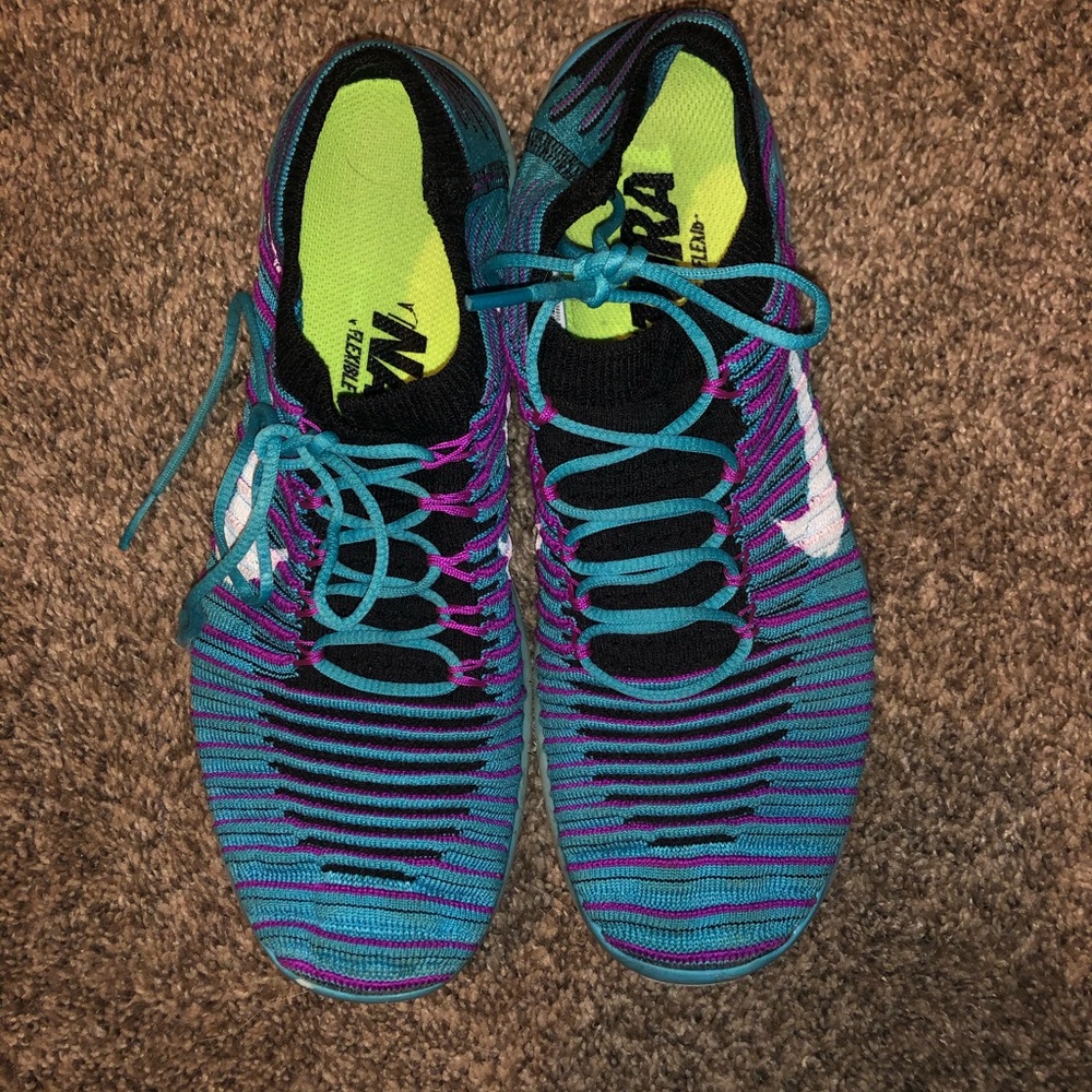 Women’s Size 8 Nike Shoes